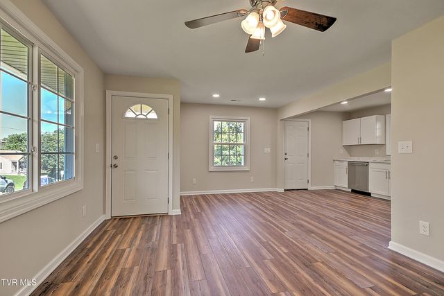1032 North Wilcox Drive, Kingsport, TN 37660