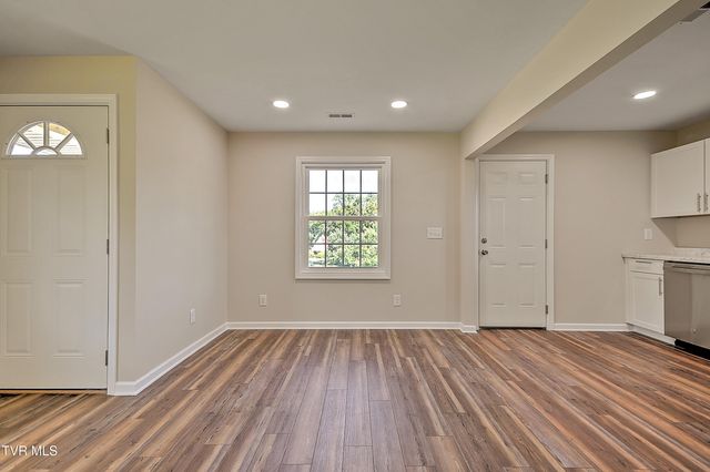 1032 North Wilcox Drive, Kingsport, TN 37660