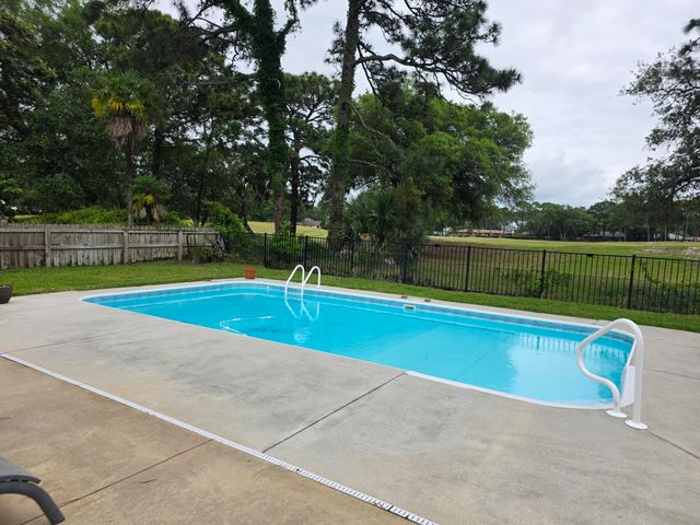 19 Lake Lorraine Circle, Shalimar, FL 32579