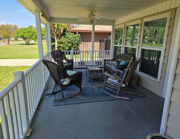 19 Lake Lorraine Circle, Shalimar, FL 32579