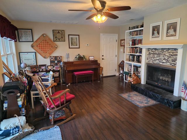 19 Lake Lorraine Circle, Shalimar, FL 32579