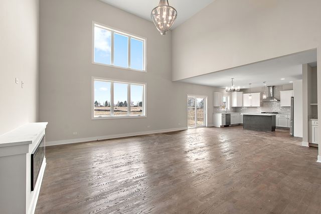 8214 S Stanley Trail, Frankfort, IL 60423