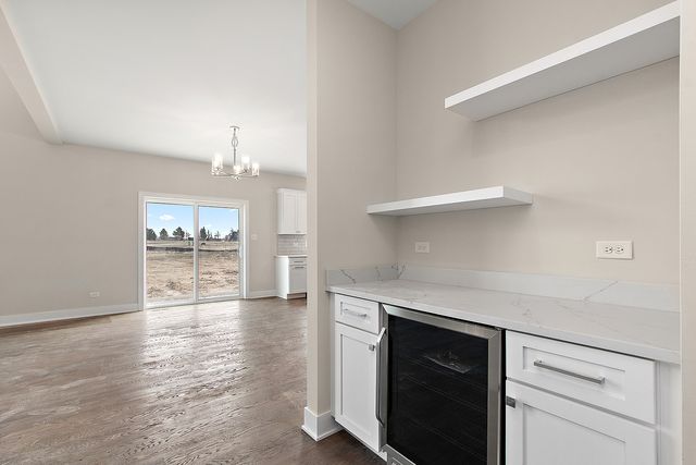 8214 S Stanley Trail, Frankfort, IL 60423