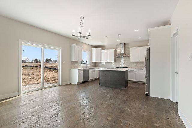 8214 S Stanley Trail, Frankfort, IL 60423