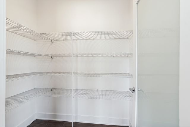 8214 S Stanley Trail, Frankfort, IL 60423