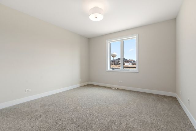 8214 S Stanley Trail, Frankfort, IL 60423