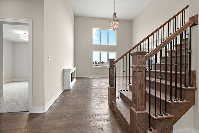 8214 S Stanley Trail, Frankfort, IL 60423