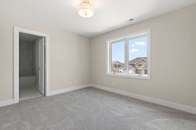 8214 S Stanley Trail, Frankfort, IL 60423