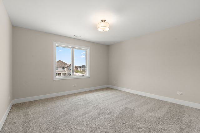 8214 S Stanley Trail, Frankfort, IL 60423