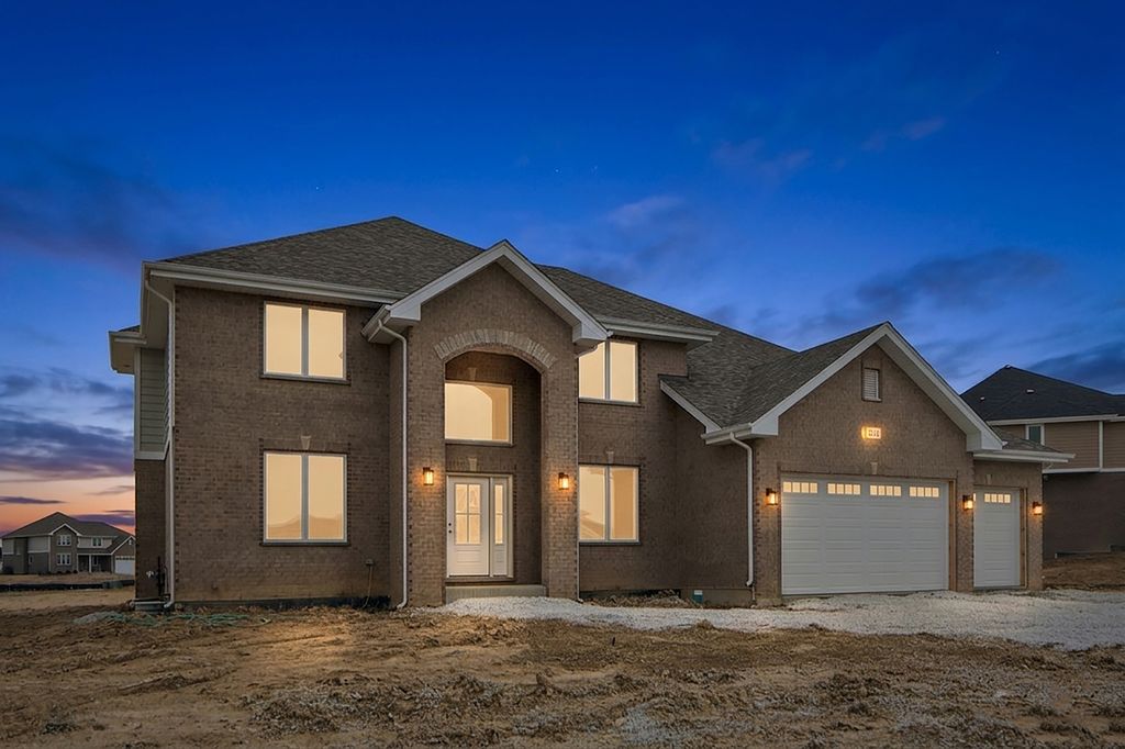 8214 S Stanley Trail, Frankfort, IL 60423