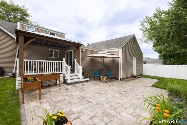 31 Ridgewood Road, Windsor, CT 06095