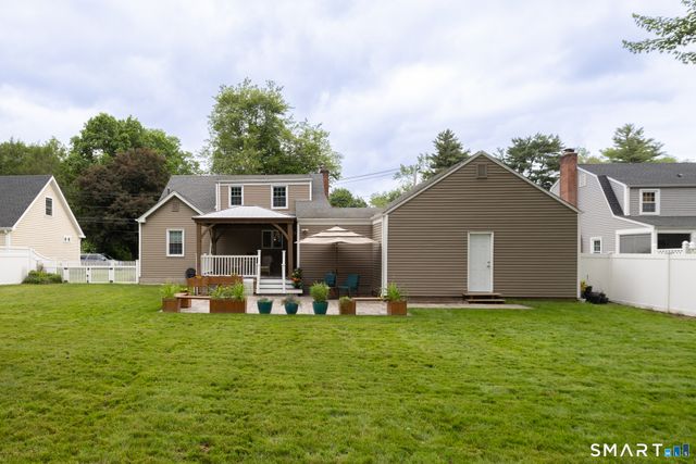 31 Ridgewood Road, Windsor, CT 06095