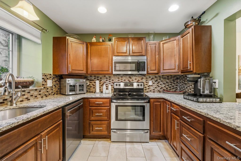 5304 Applewood Circle, Carmel, NY 10512 — photo 4