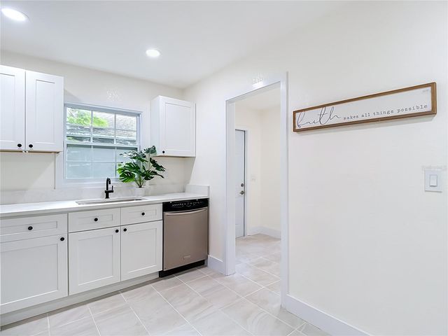 8010 N 13TH STREET, Tampa, FL 33604