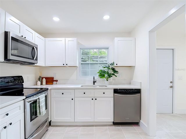 8010 N 13TH STREET, Tampa, FL 33604