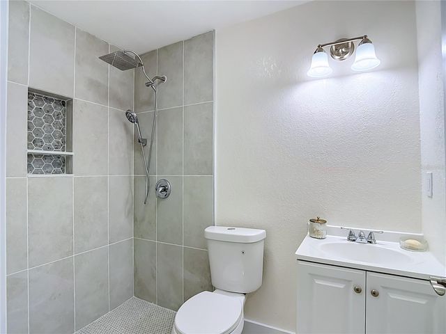 8010 N 13TH STREET, Tampa, FL 33604