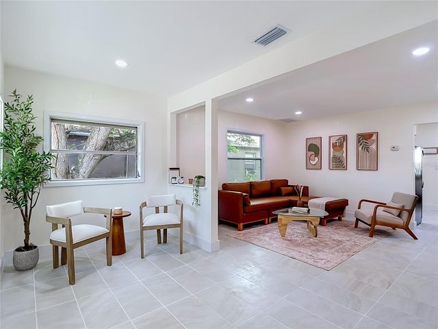8010 N 13TH STREET, Tampa, FL 33604