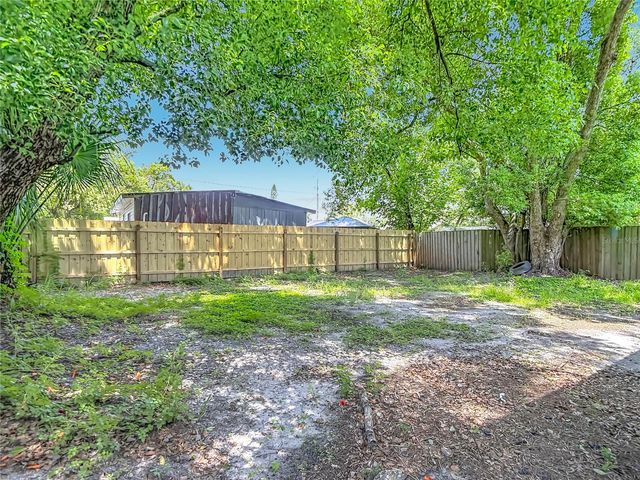 8010 N 13TH STREET, Tampa, FL 33604