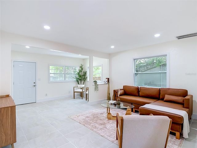 8010 N 13TH STREET, Tampa, FL 33604