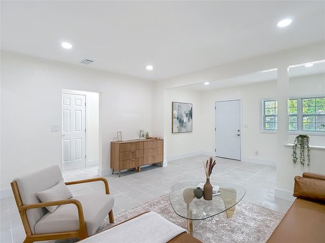 8010 N 13TH STREET, Tampa, FL 33604