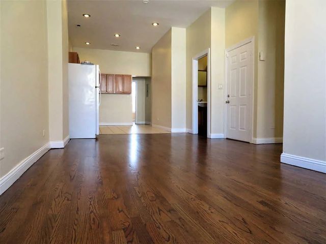 2717 W 15th Place 2, Chicago, IL 60608