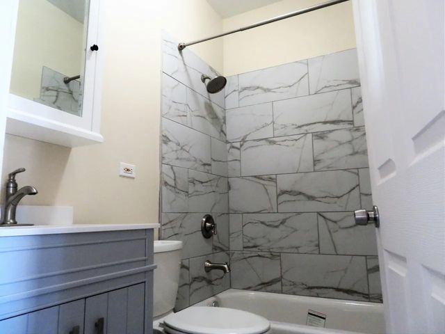 2717 W 15th Place 2, Chicago, IL 60608