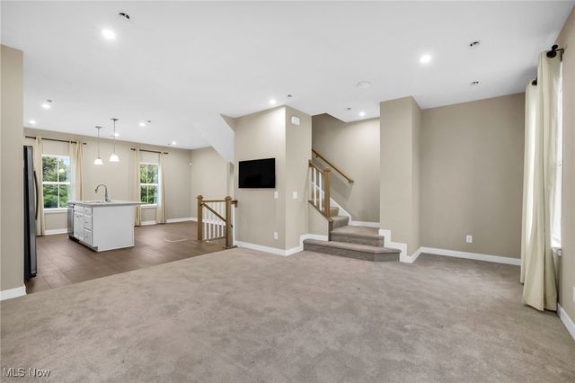 316 E Reno Drive, Louisville, OH 44641