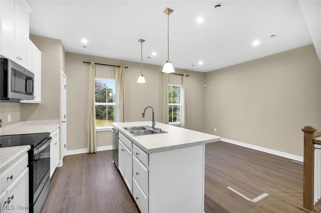 316 E Reno Drive, Louisville, OH 44641