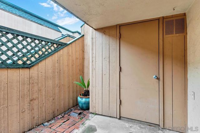 8785 Navajo Rd 6, San Diego, CA 92119