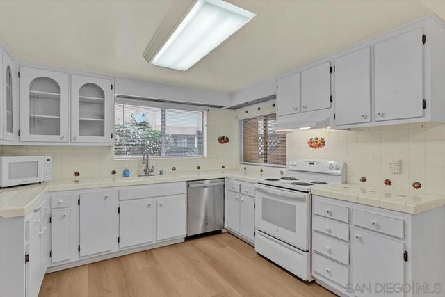 8785 Navajo Rd 6, San Diego, CA 92119