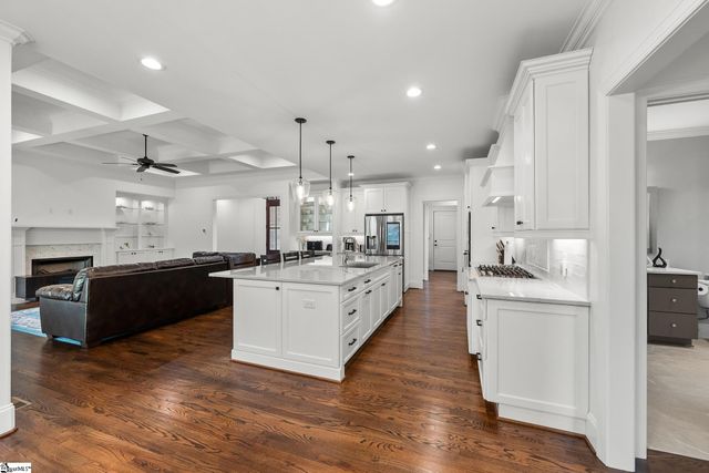 124 Chestnut Pond Lane, Simpsonville, SC 29681