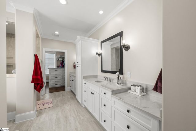 124 Chestnut Pond Lane, Simpsonville, SC 29681
