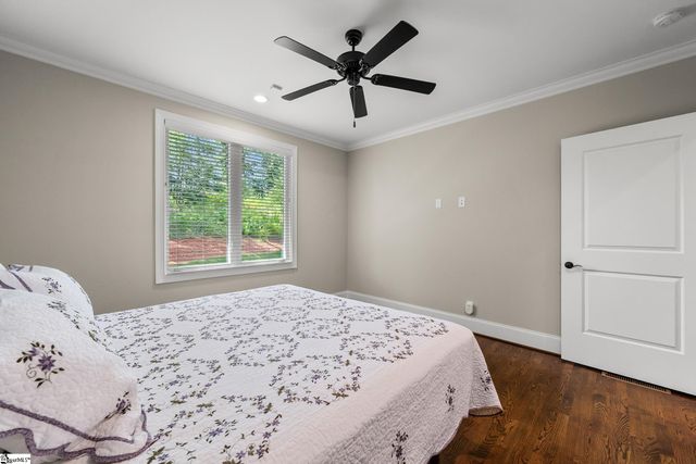 124 Chestnut Pond Lane, Simpsonville, SC 29681