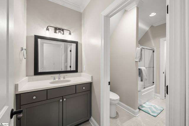 124 Chestnut Pond Lane, Simpsonville, SC 29681
