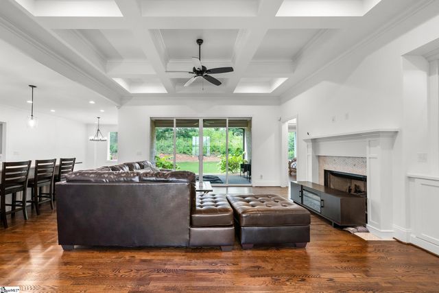 124 Chestnut Pond Lane, Simpsonville, SC 29681