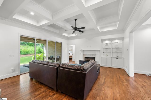 124 Chestnut Pond Lane, Simpsonville, SC 29681