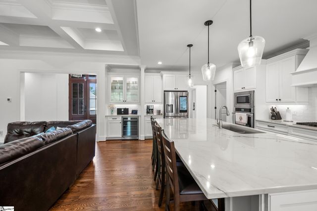 124 Chestnut Pond Lane, Simpsonville, SC 29681