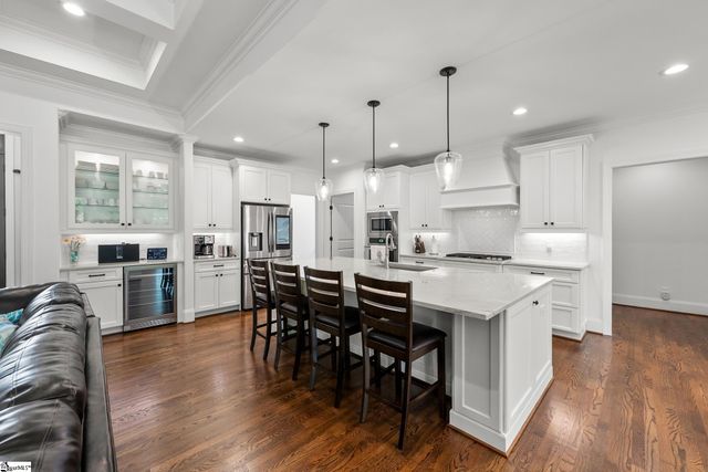124 Chestnut Pond Lane, Simpsonville, SC 29681