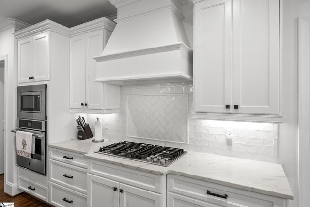 124 Chestnut Pond Lane, Simpsonville, SC 29681