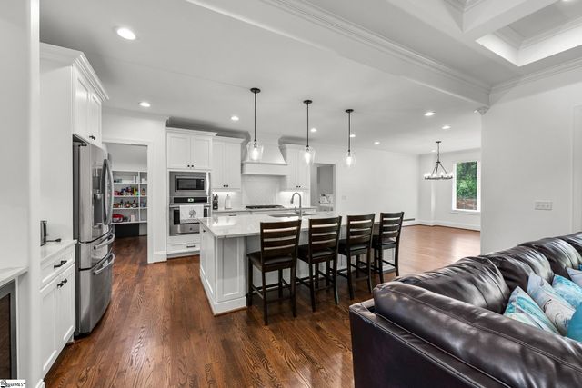 124 Chestnut Pond Lane, Simpsonville, SC 29681