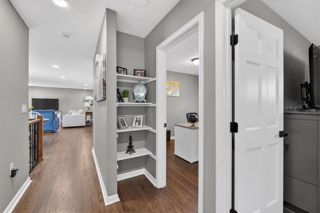 7810 NW Bluegrass Drive, Parkville, MO 64152
