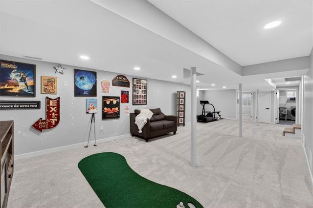 7810 NW Bluegrass Drive, Parkville, MO 64152