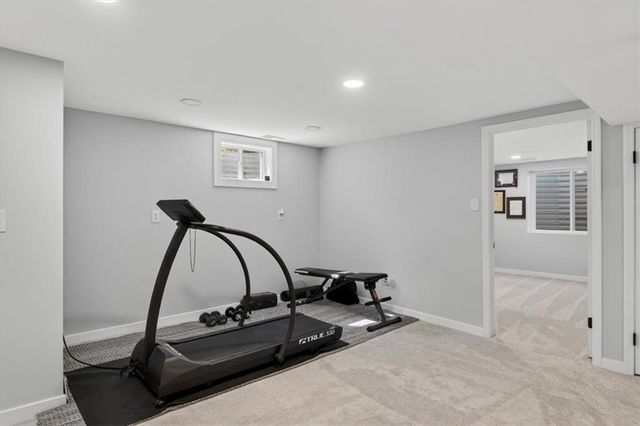 7810 NW Bluegrass Drive, Parkville, MO 64152