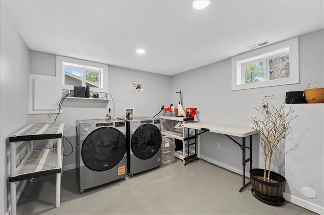 7810 NW Bluegrass Drive, Parkville, MO 64152