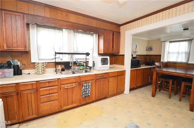 1713 Lower Hopedale Road, Burlington, NC 27217