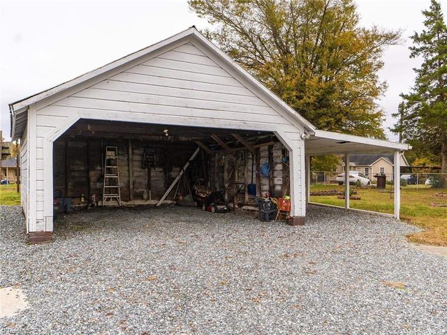 1713 Lower Hopedale Road, Burlington, NC 27217