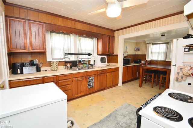 1713 Lower Hopedale Road, Burlington, NC 27217
