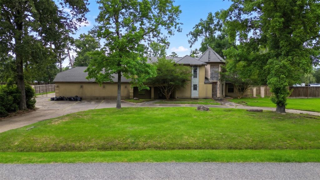 1107 Southern Hills Road, Houston, TX 77339