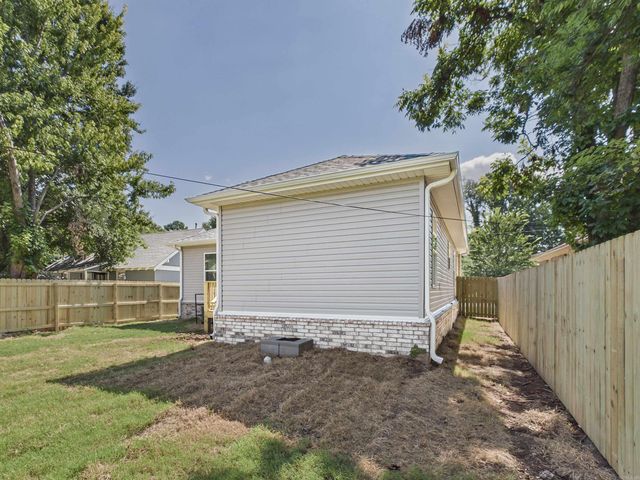 1721.5 Poplar St., North Little Rock, AR 72114