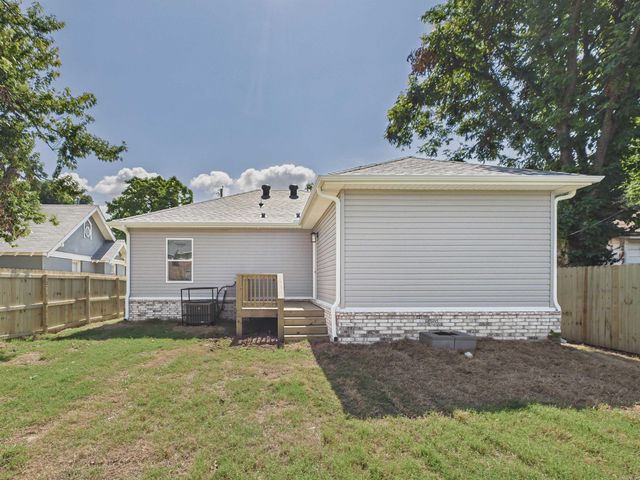 1721.5 Poplar St., North Little Rock, AR 72114